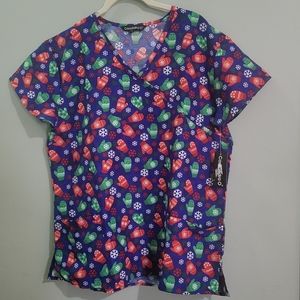 NWT Scrub Top Christmas Ladies *N13